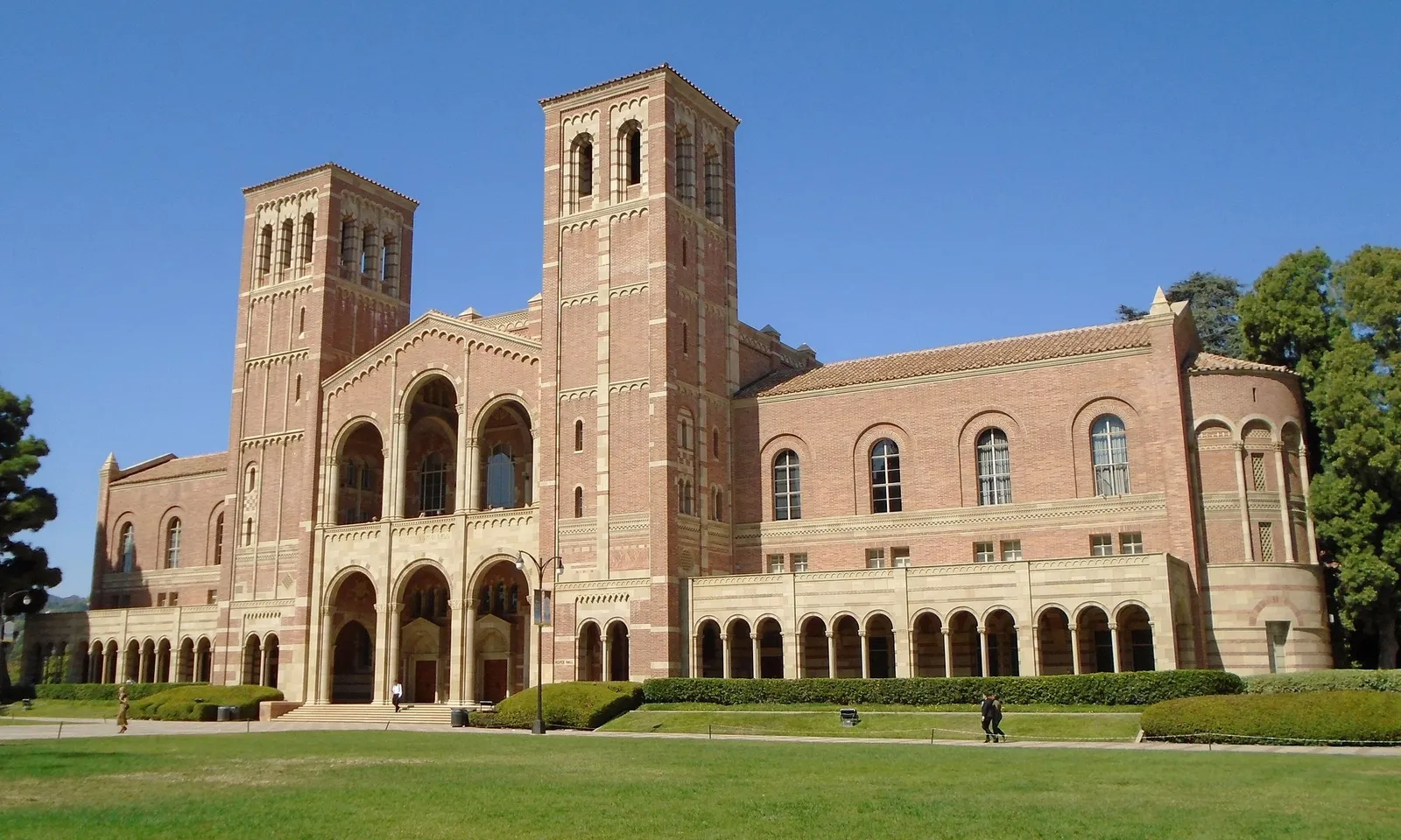 Royce Hall’s brick façade at UCLA, with its 2 towers