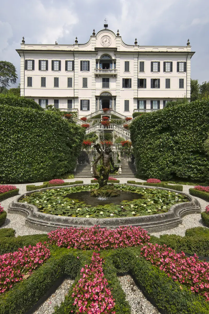 Villa Carlotta’s Italian garden with its flower beds and the lake