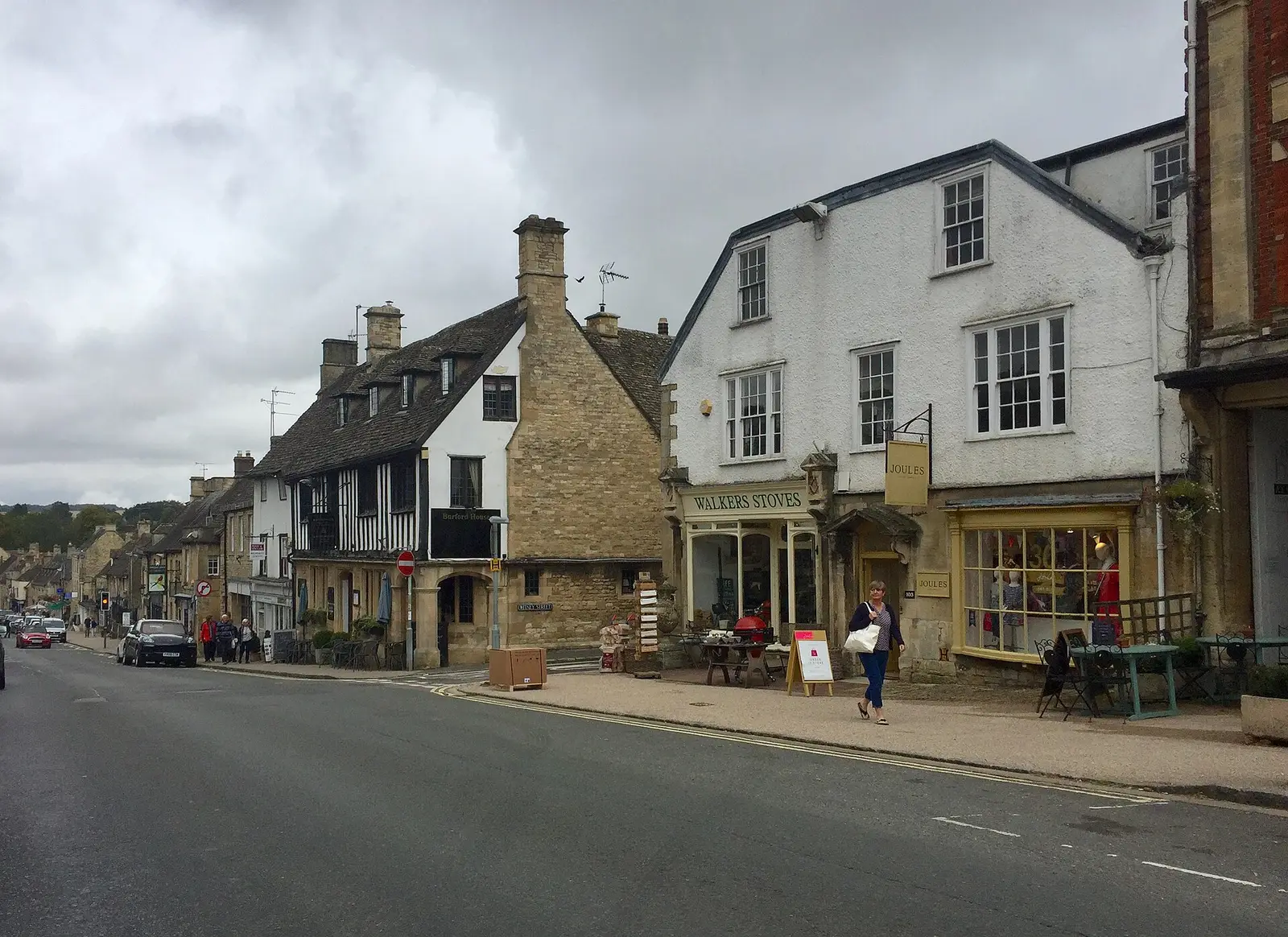 Shops and stone houses along Burford High Street