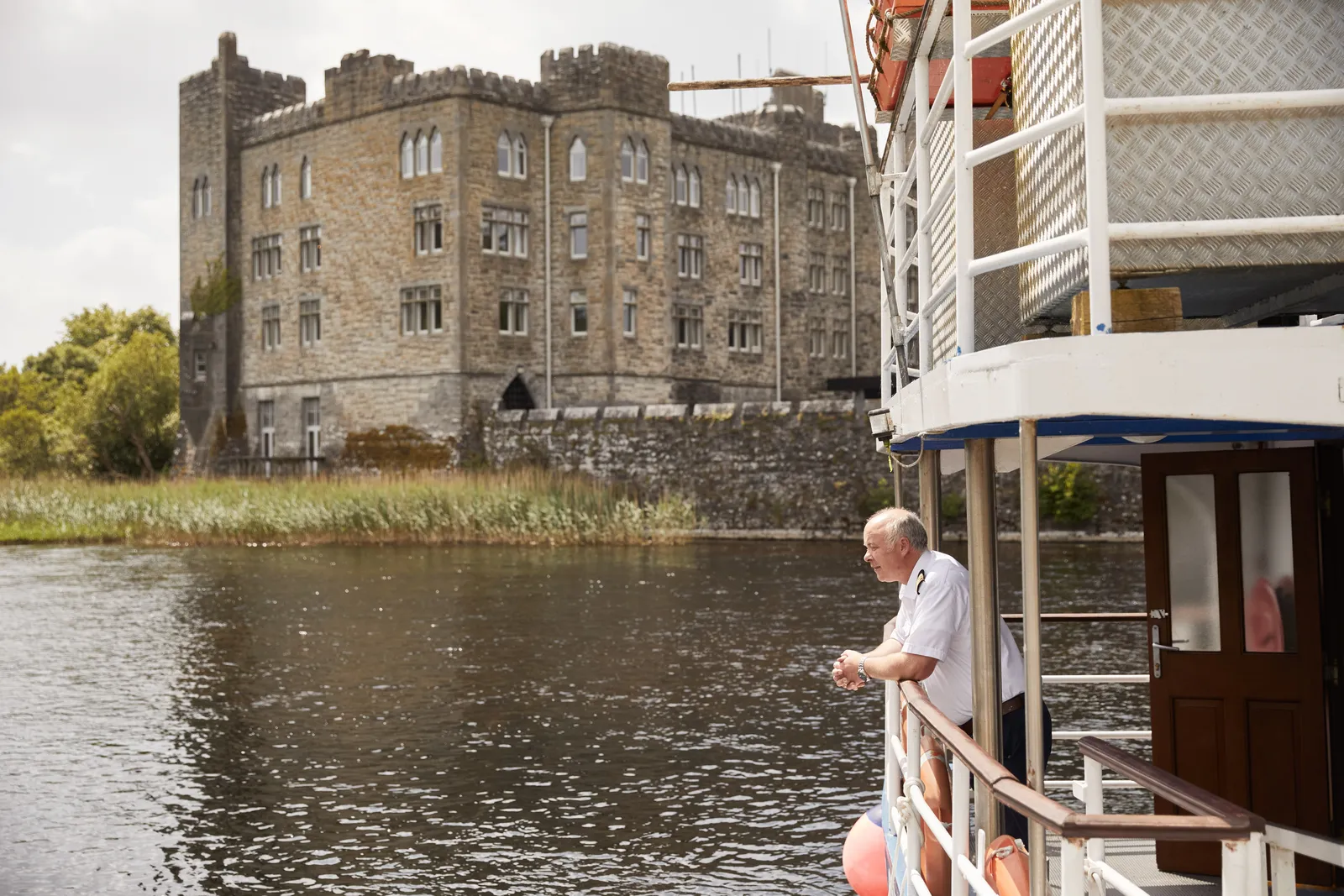 From the deck of the cruise boat: the water and the castle walls