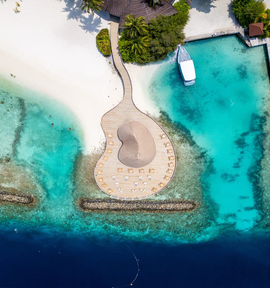 Huvan from above, the round platform over the water linked to the beach