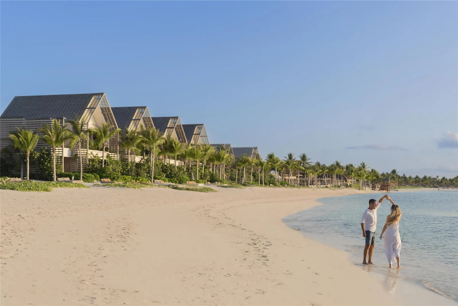 The beach in front of Banyan Tree Mayakoba’s suites