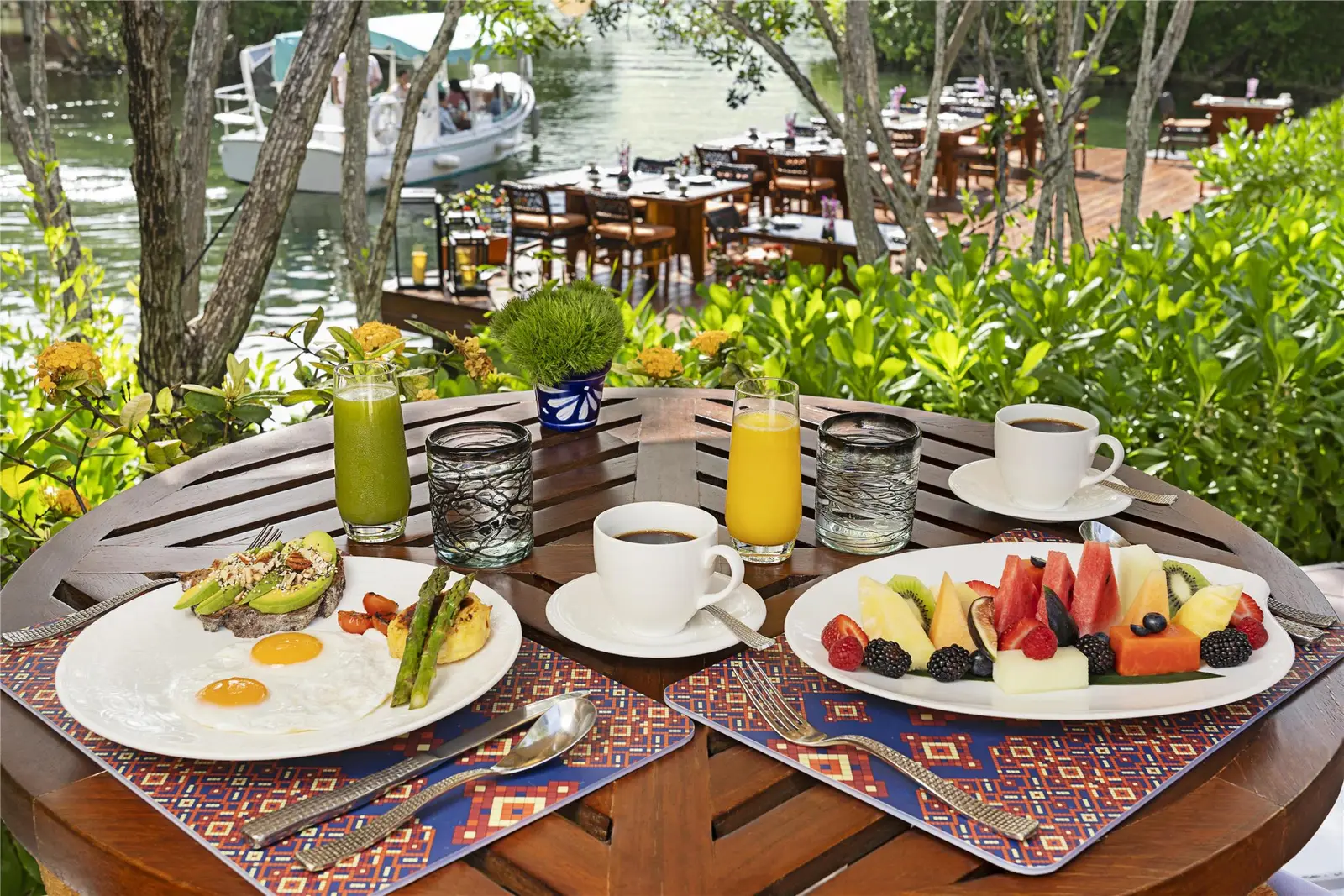 Breakfast on an outdoor table at Oriente