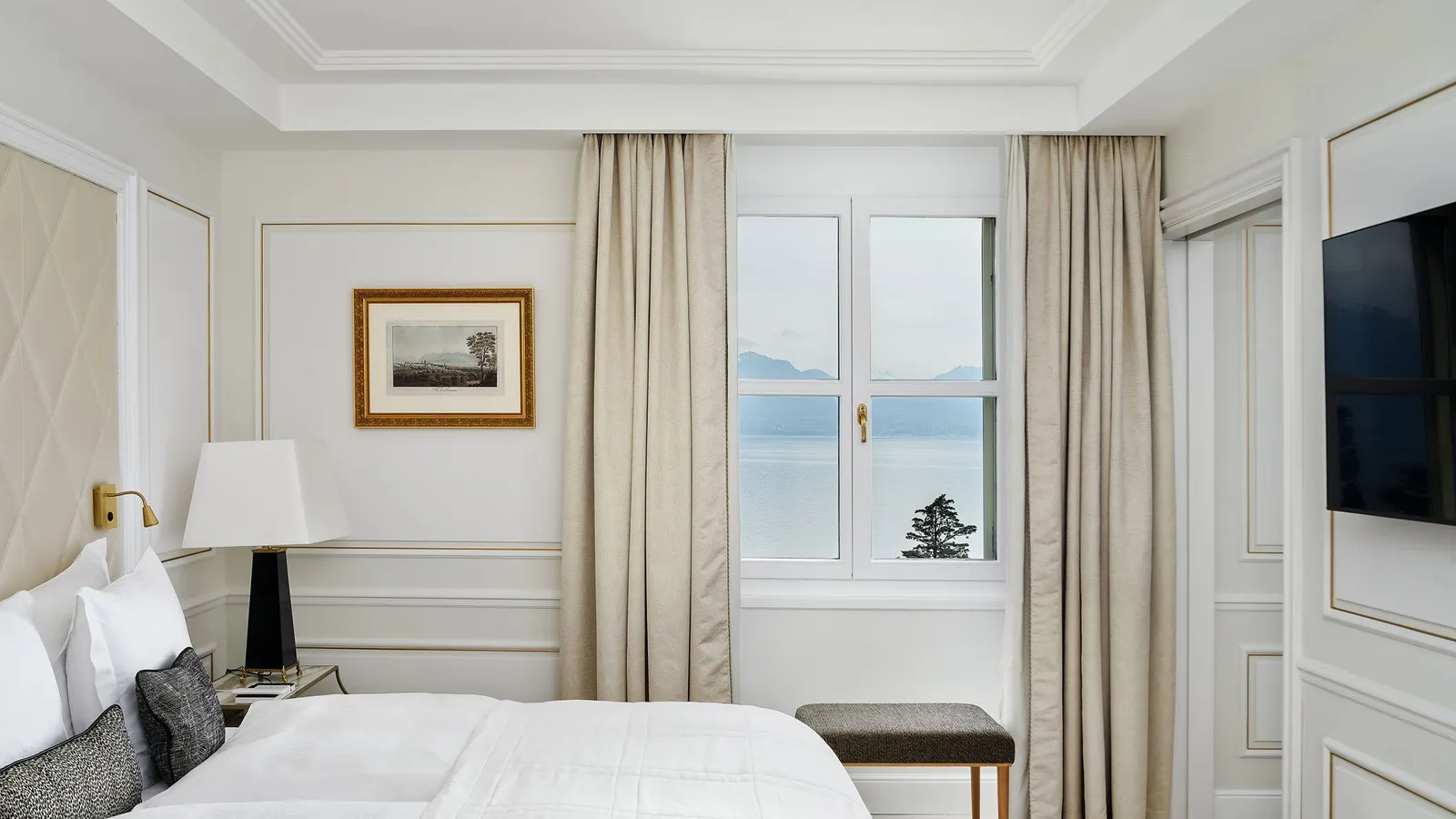 Deluxe Riviera Lake View Room Lausanne