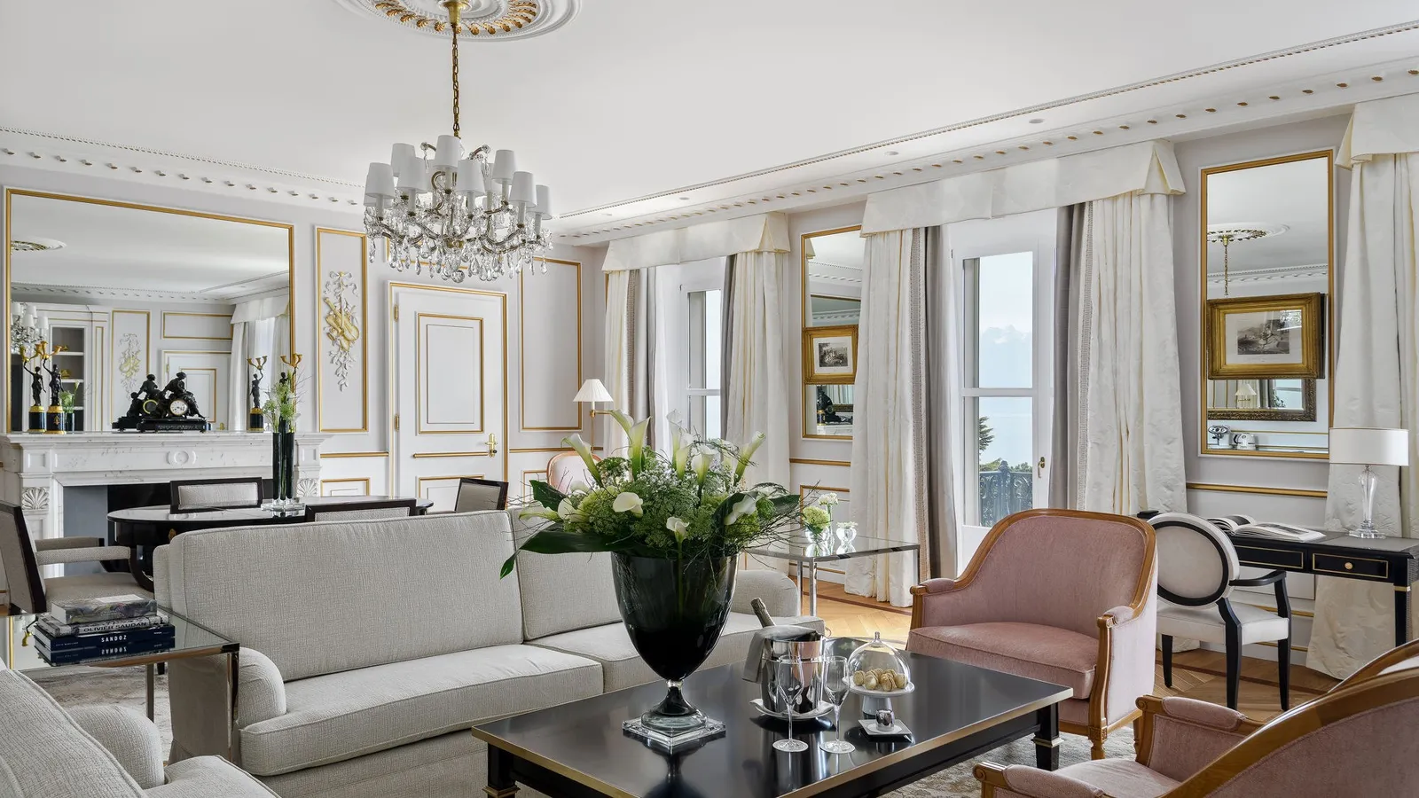 Royal Suite Lake Geneva