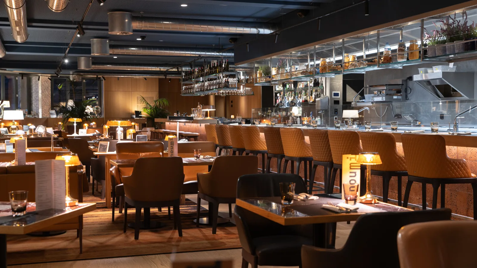 La sala del Noumi Bar & Grill