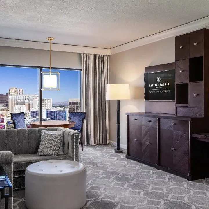 Augustus Executive Suite | 1 King