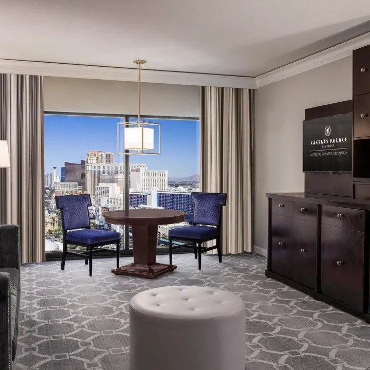 Augustus Executive Suite | 1 King | PetStay
