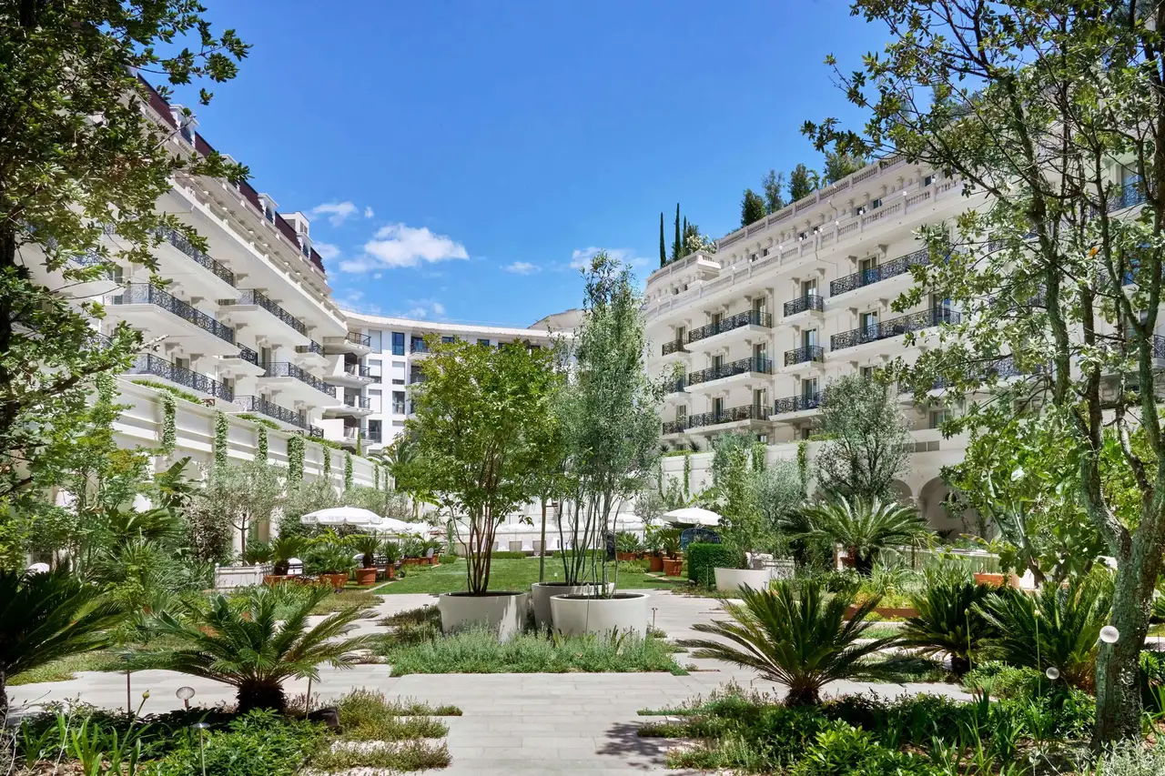 The enclosed garden at Carlton Cannes
