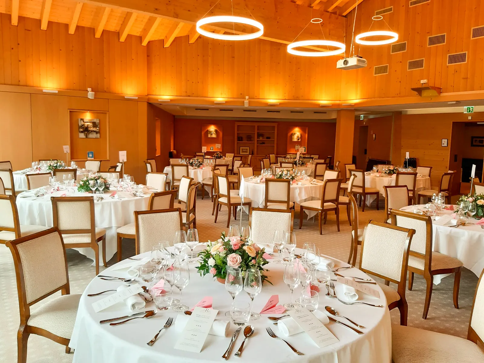 La sala Dents du Midi preparata per un matrimonio