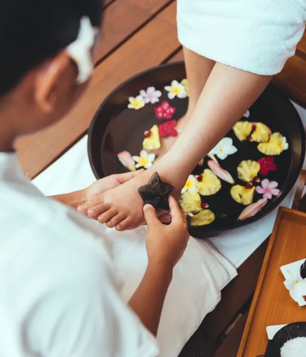 A foot ritual in the official Mandara Spa photograph