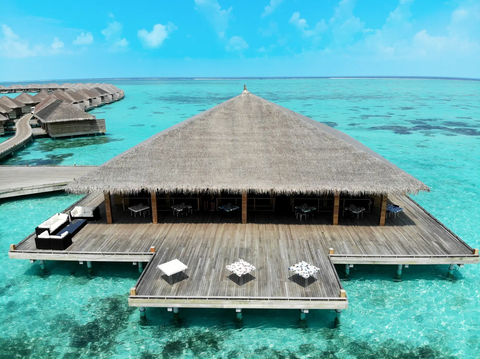 Manta, the restaurant over the water, with its deck on the lagoon