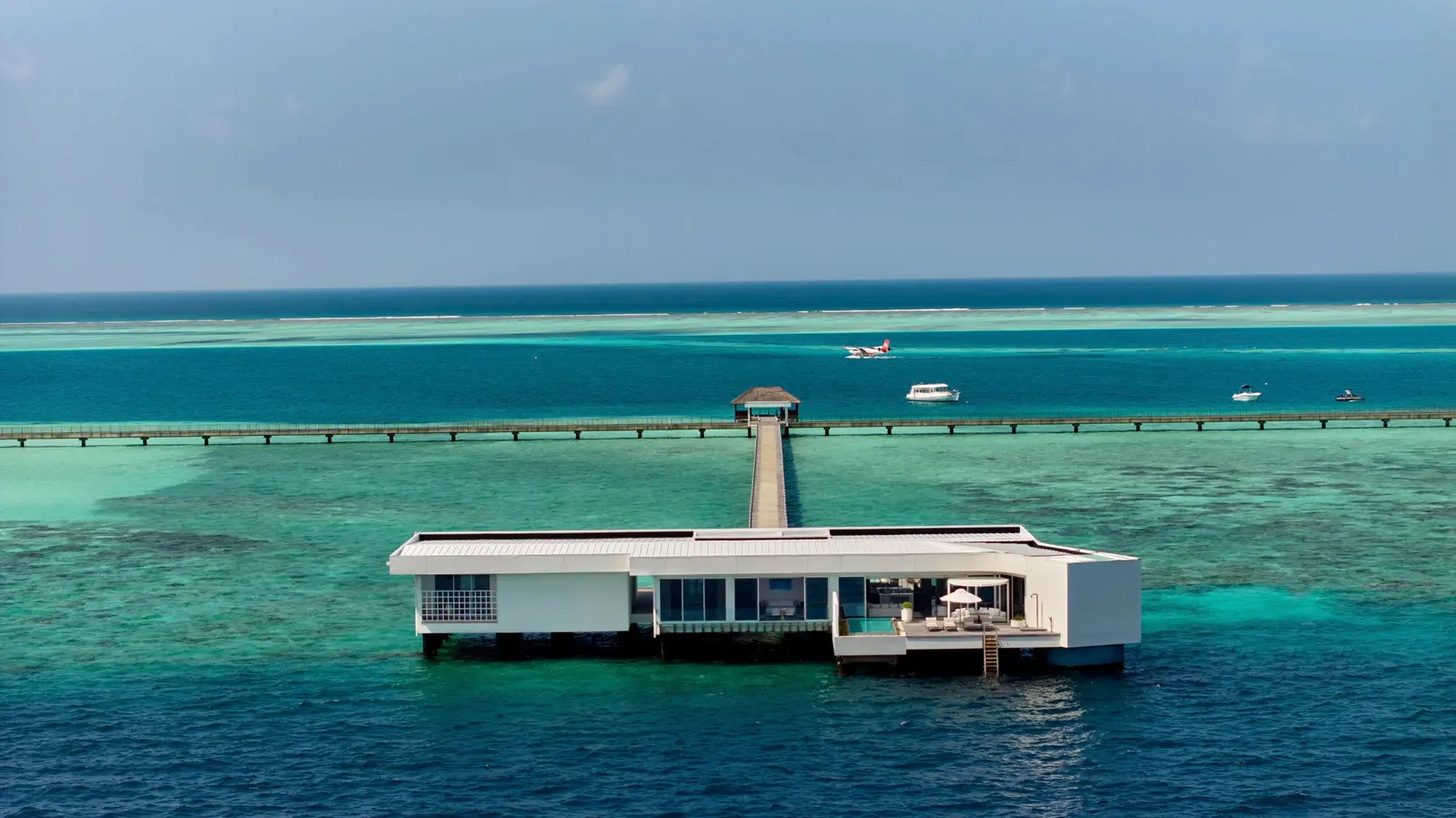 The Muraka from the air, at the end of its jetty on the lagoon