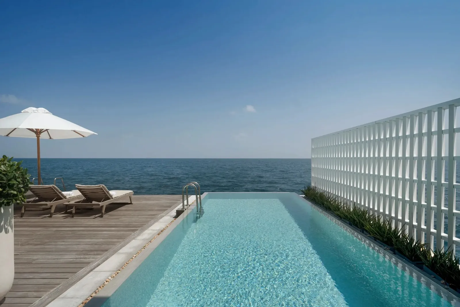 The infinity pool on the Muraka’s deck, the sea all round