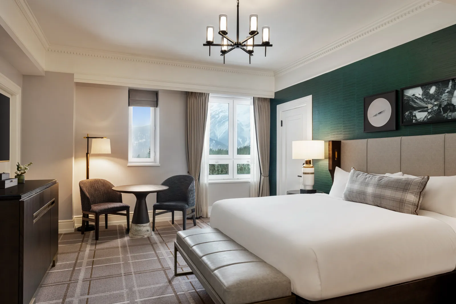 Deluxe Mountain View Room