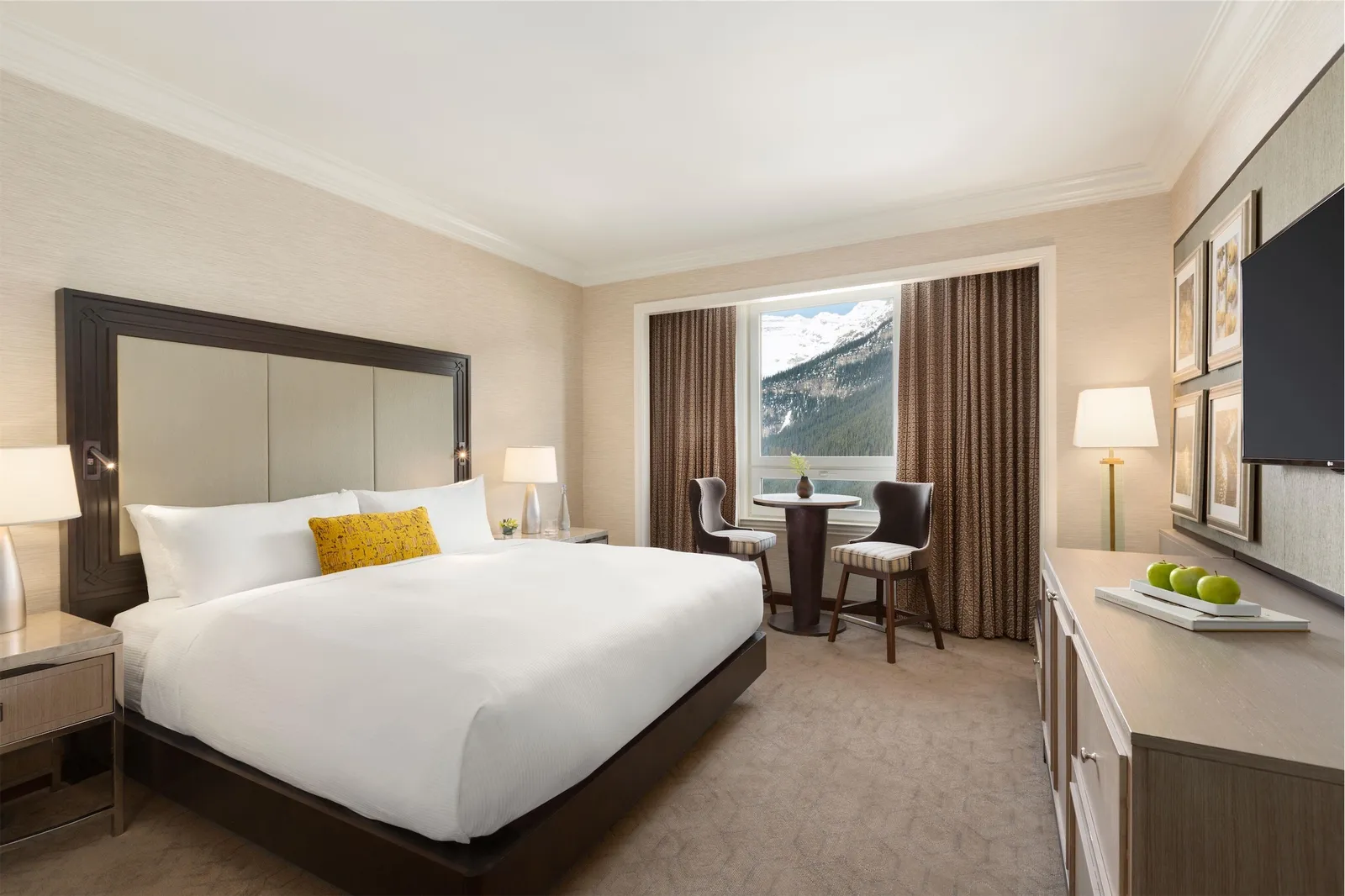 Fairmont Gold Lakeview Room