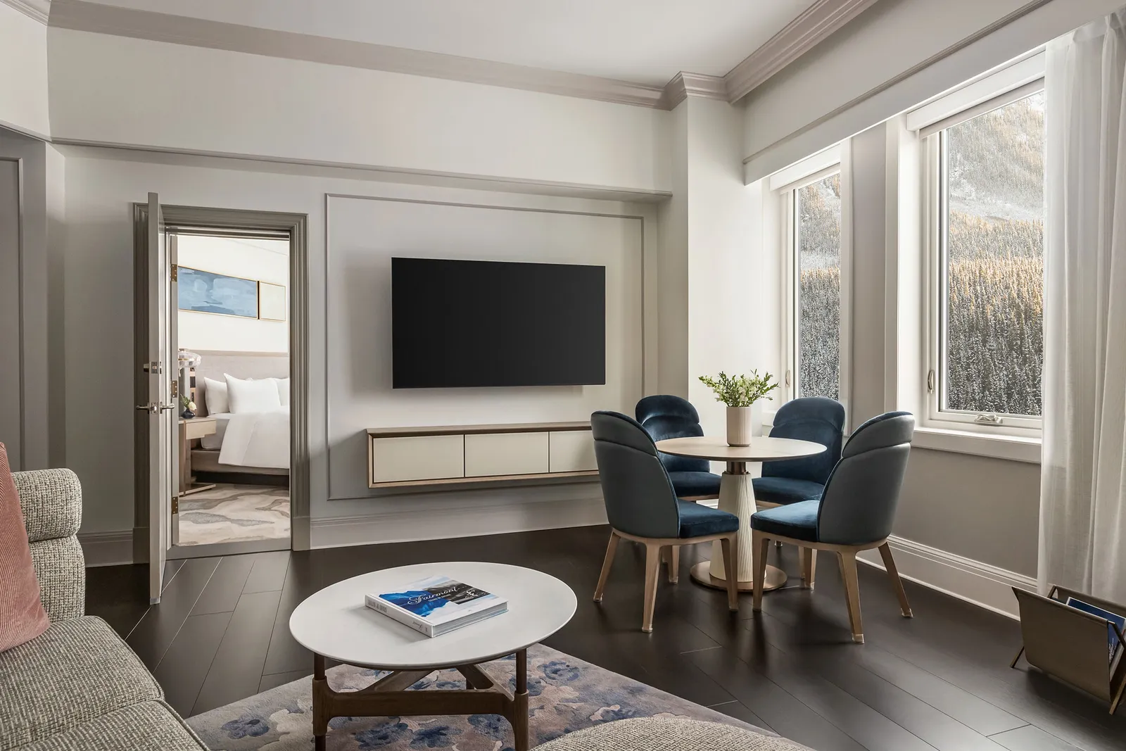 One Bedroom Suite Lakeview