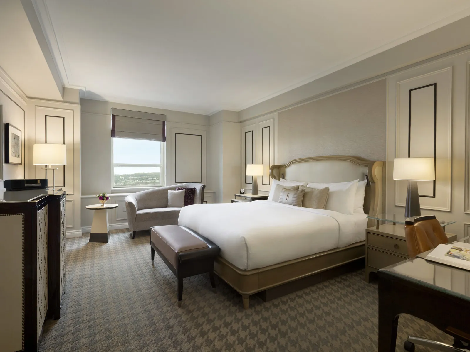 Fairmont Gold City View King