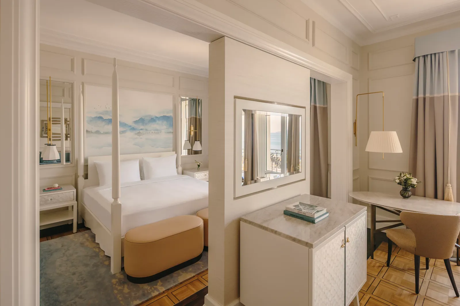 Signature Suite Lake View King · Fairmont Le Montreux Palace