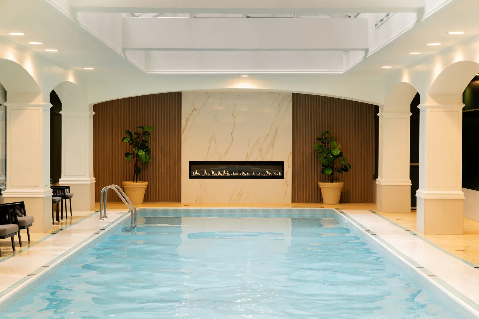Piscina coperta sotto il lucernario