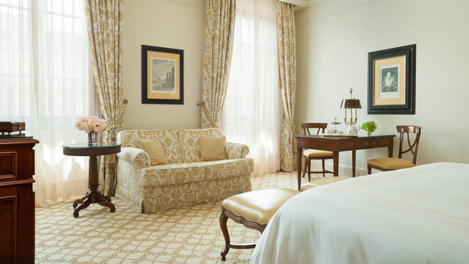 Deluxe Room at Four Seasons Firenze