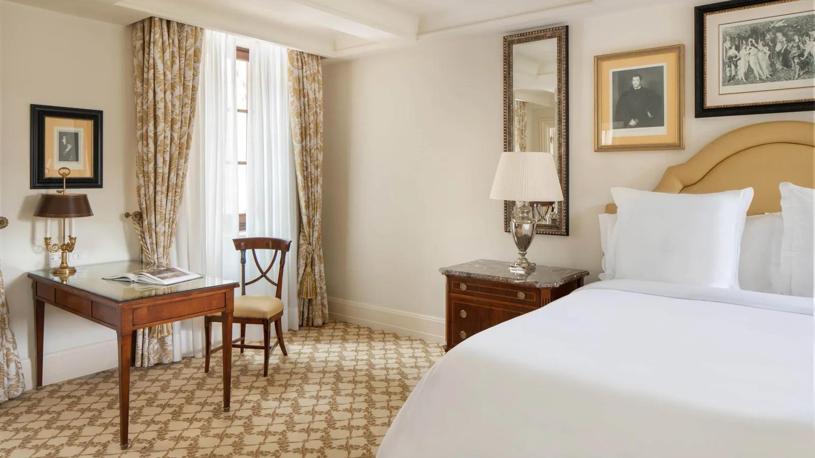 Parlour Suite at Four Seasons Firenze