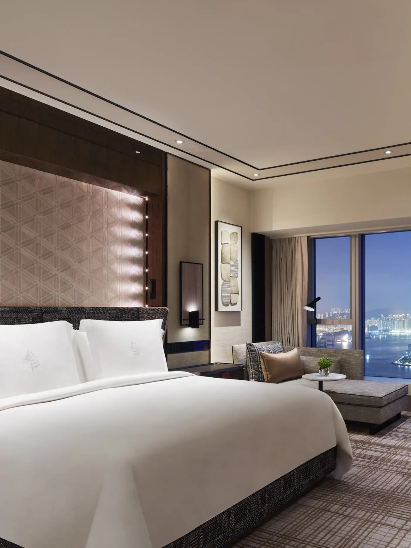 Executive Harbour-View Room