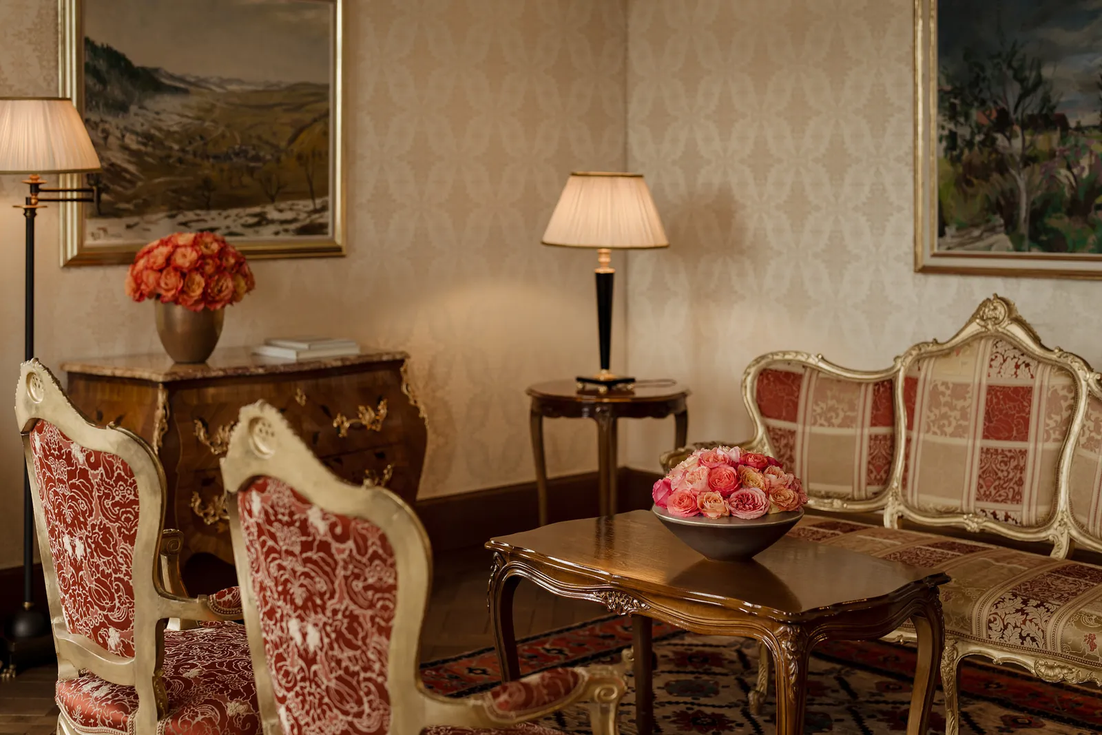The River Suite living room, with sofa and armchairs