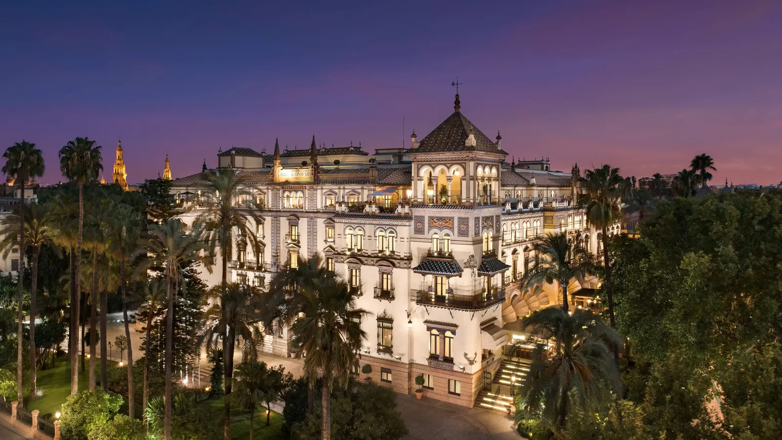 La facciata dell’Hotel Alfonso XIII