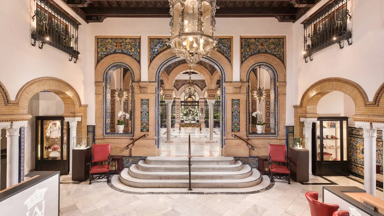 Il salone d’ingresso dell’Hotel Alfonso XIII