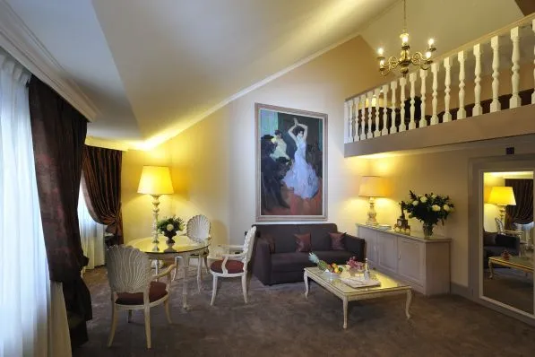 A Duplex Suite under the roof