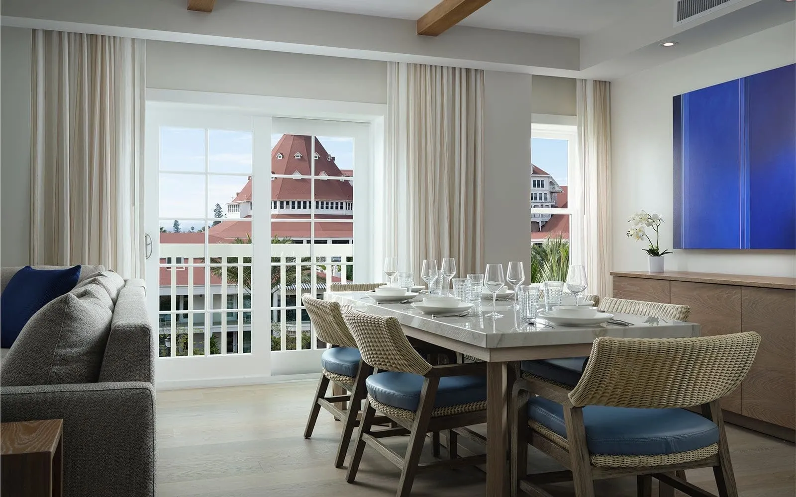 Shore House Resort View Residence Dining Area