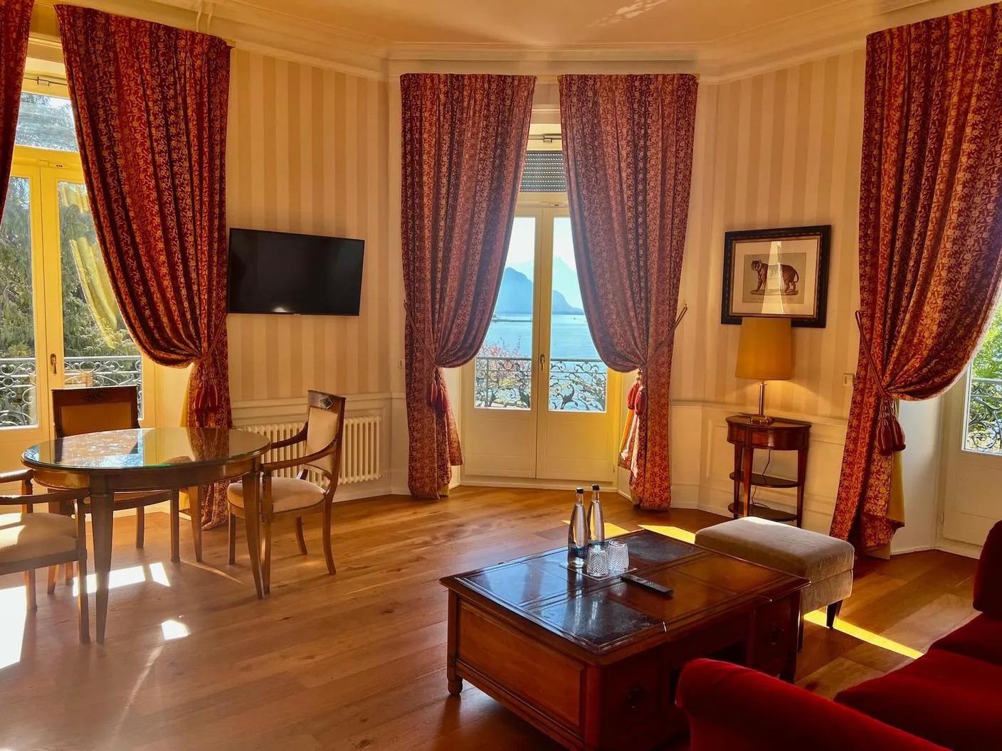 Il salotto della Royal Ustinov Lac Suite
