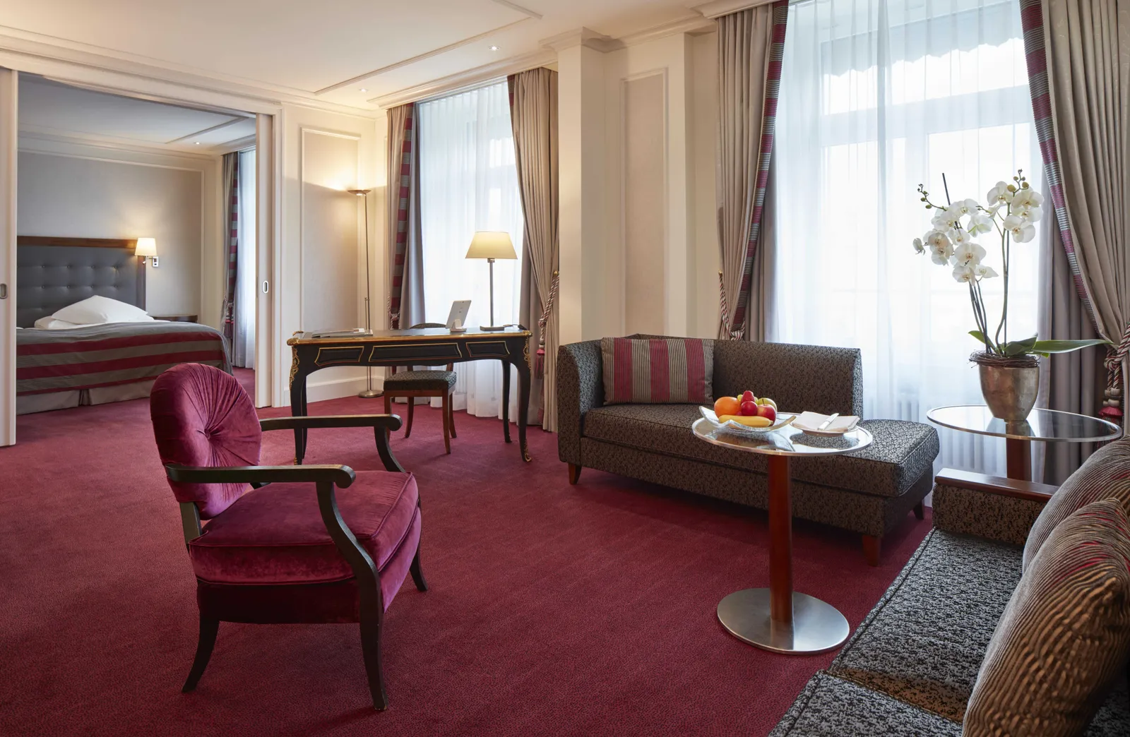 Bed and table in the Dufour Wellness Suite