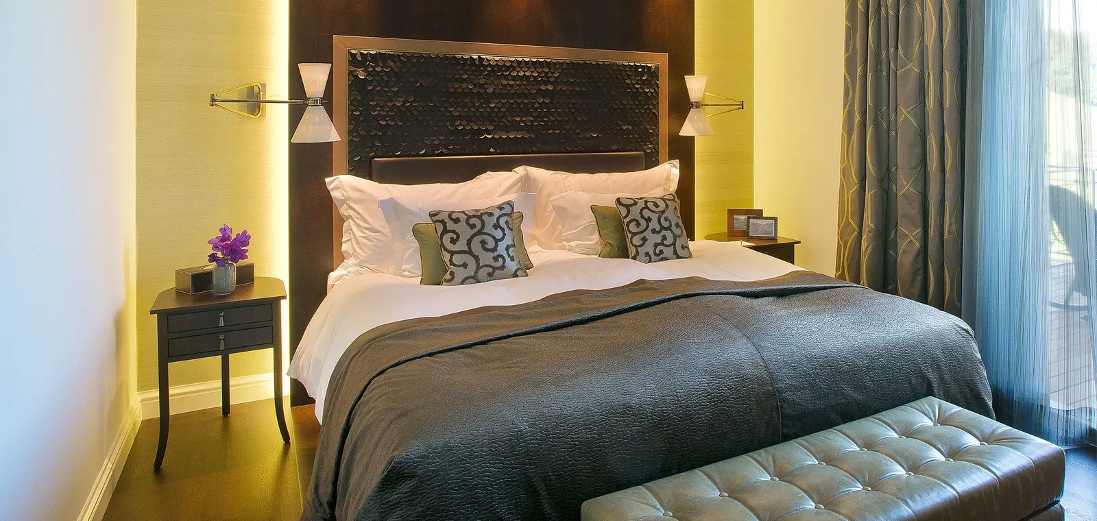 Corner Suite