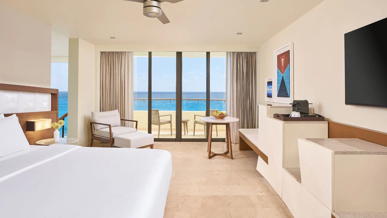 Oceanfront Lighthouse Suite with a sitting room and sea views
