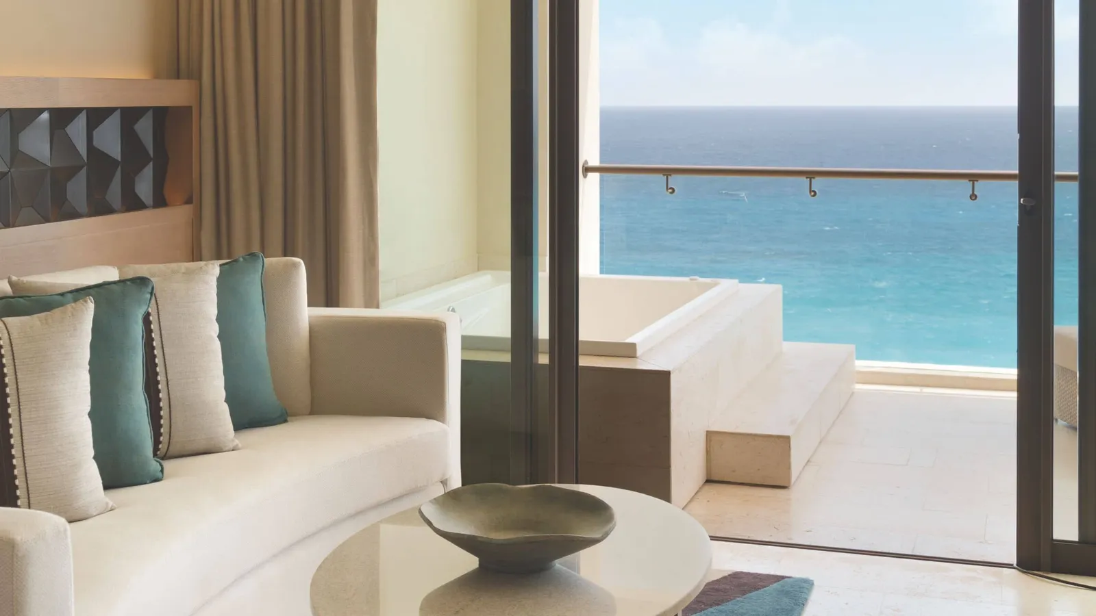 Turquoize Sky Oceanfront Master Double sitting area and balcony