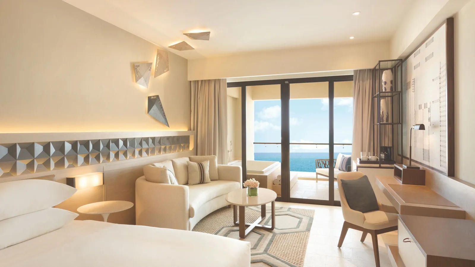 Turquoize Sky Oceanfront Master King with a sea-facing balcony