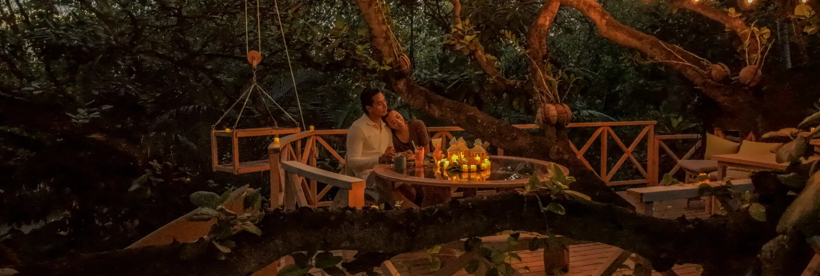 Dinner for 2 on Kuri’s wooden platform among the trees.