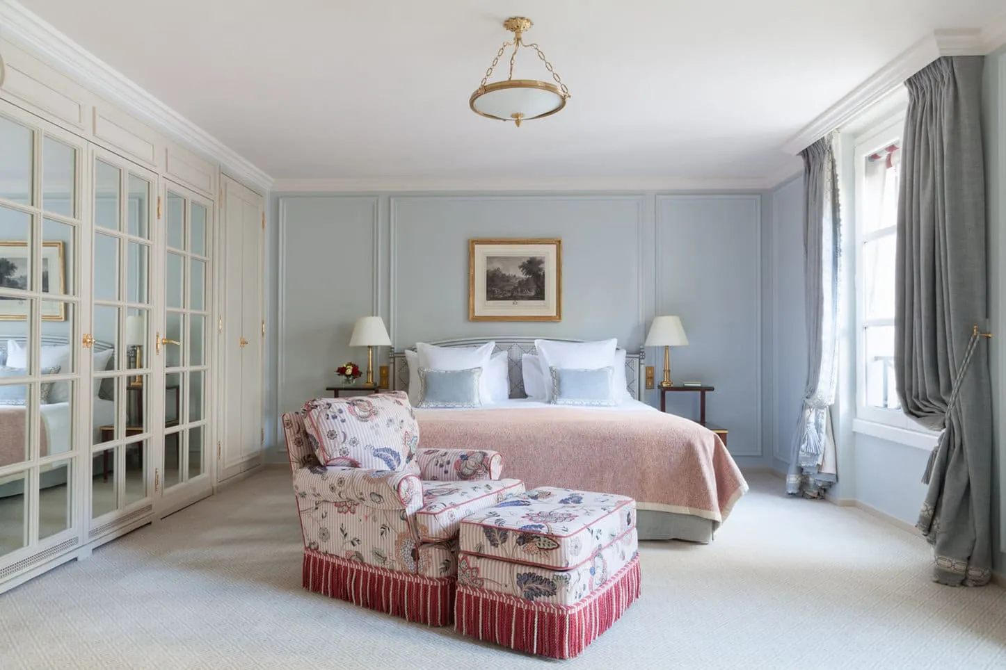 The interior of Deluxe Suite Garden · Le Bristol Paris
