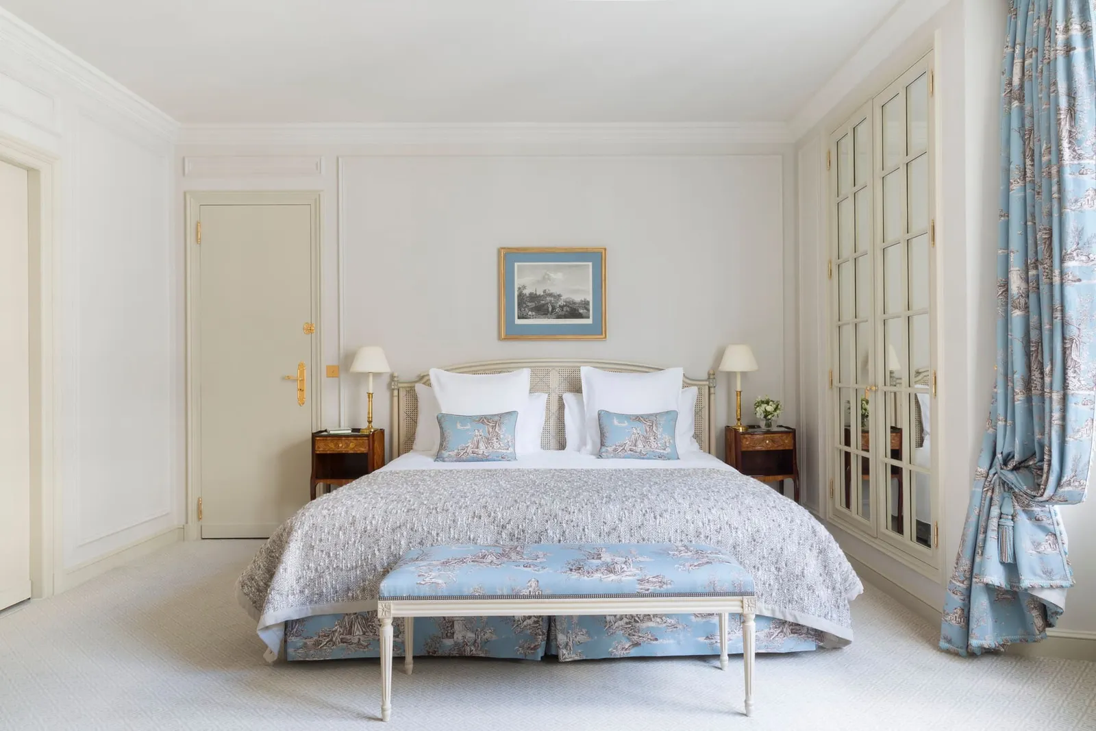 The interior of Executive Room · Le Bristol Paris