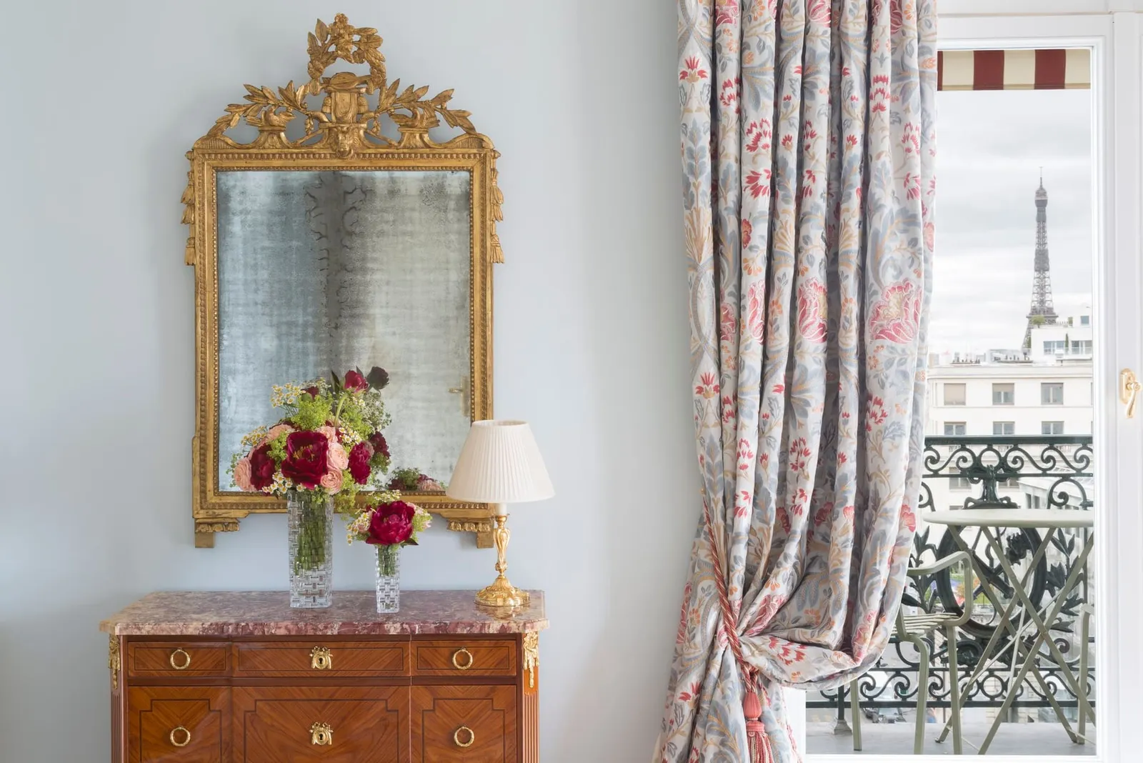 The interior of Suite Paris · Le Bristol Paris
