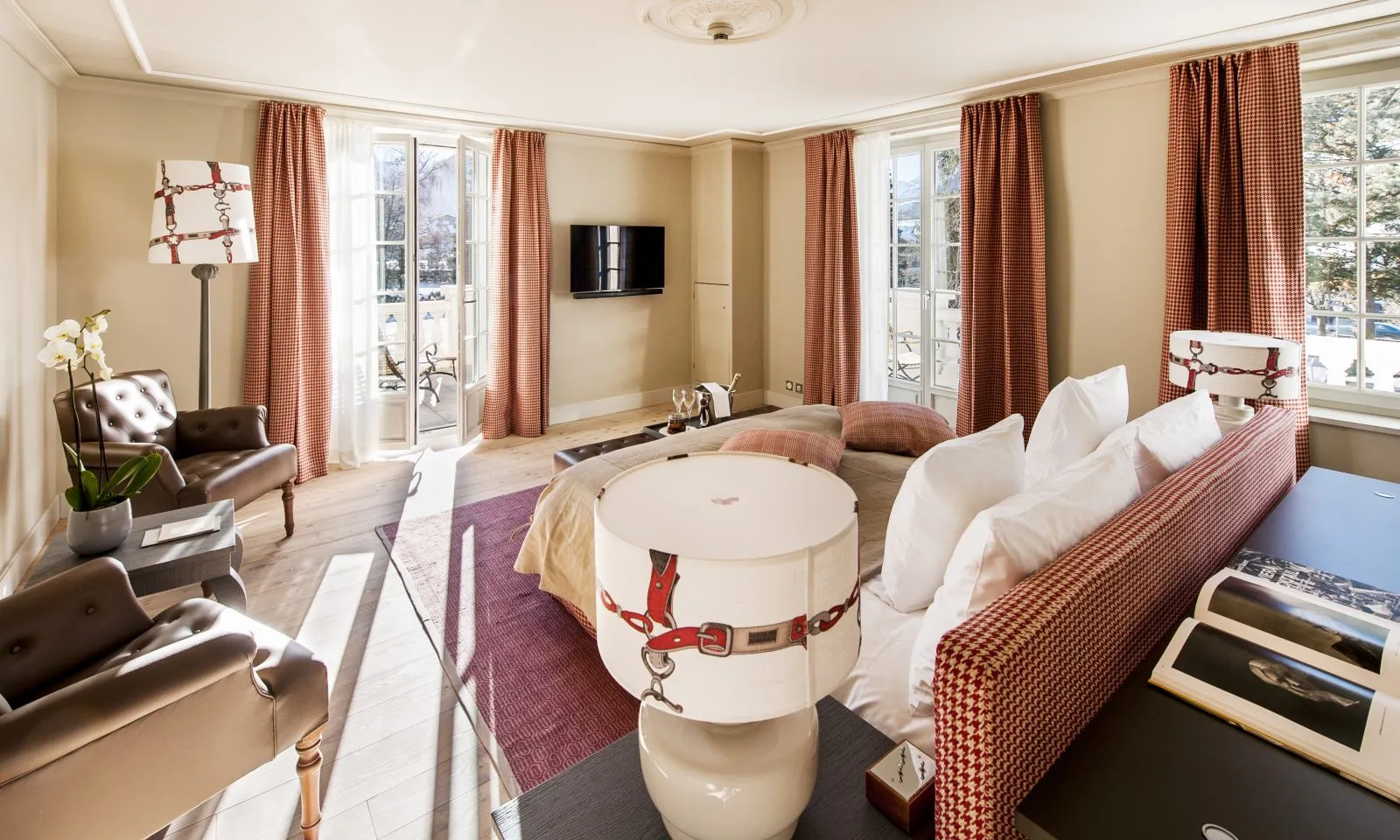 Deluxe Chic Rooms