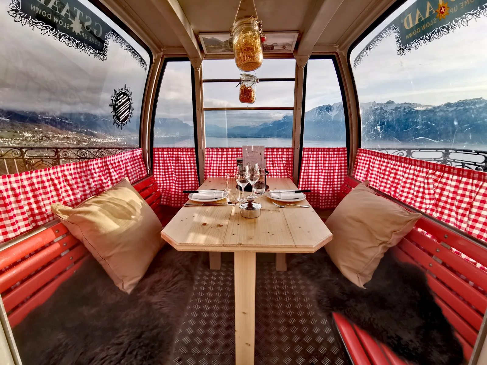 Fondue Gondola · Le Mirador Resort & Spa