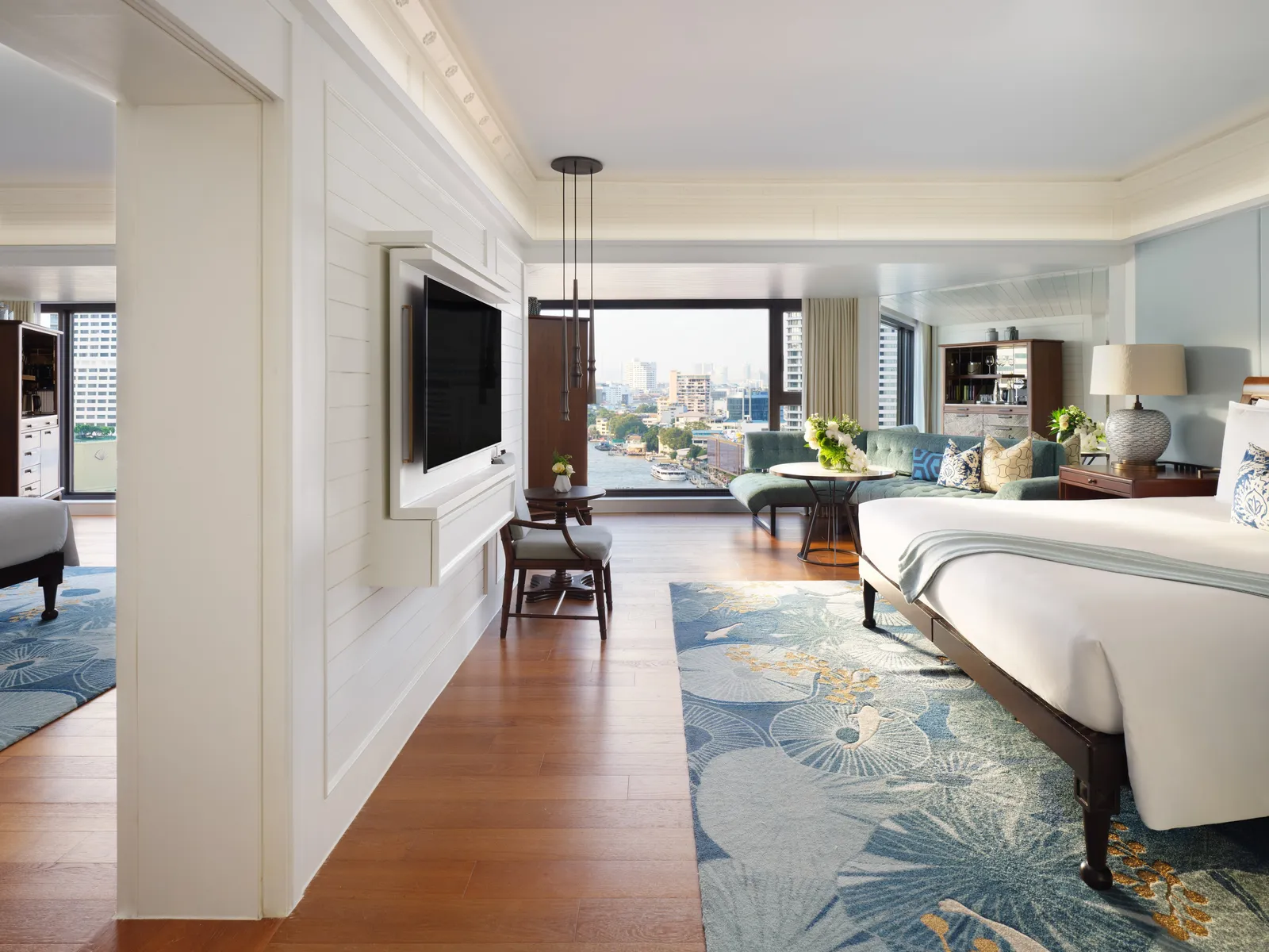 Deluxe Premier Connecting Room: la camera con i letti singoli e il fiume oltre