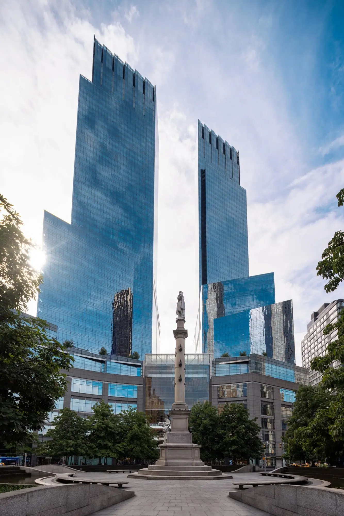 Le 2 torri del Deutsche Bank Center viste da Columbus Circle