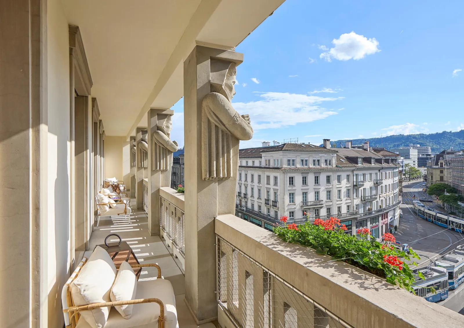 Balcony along the façade overlooking Paradeplatz