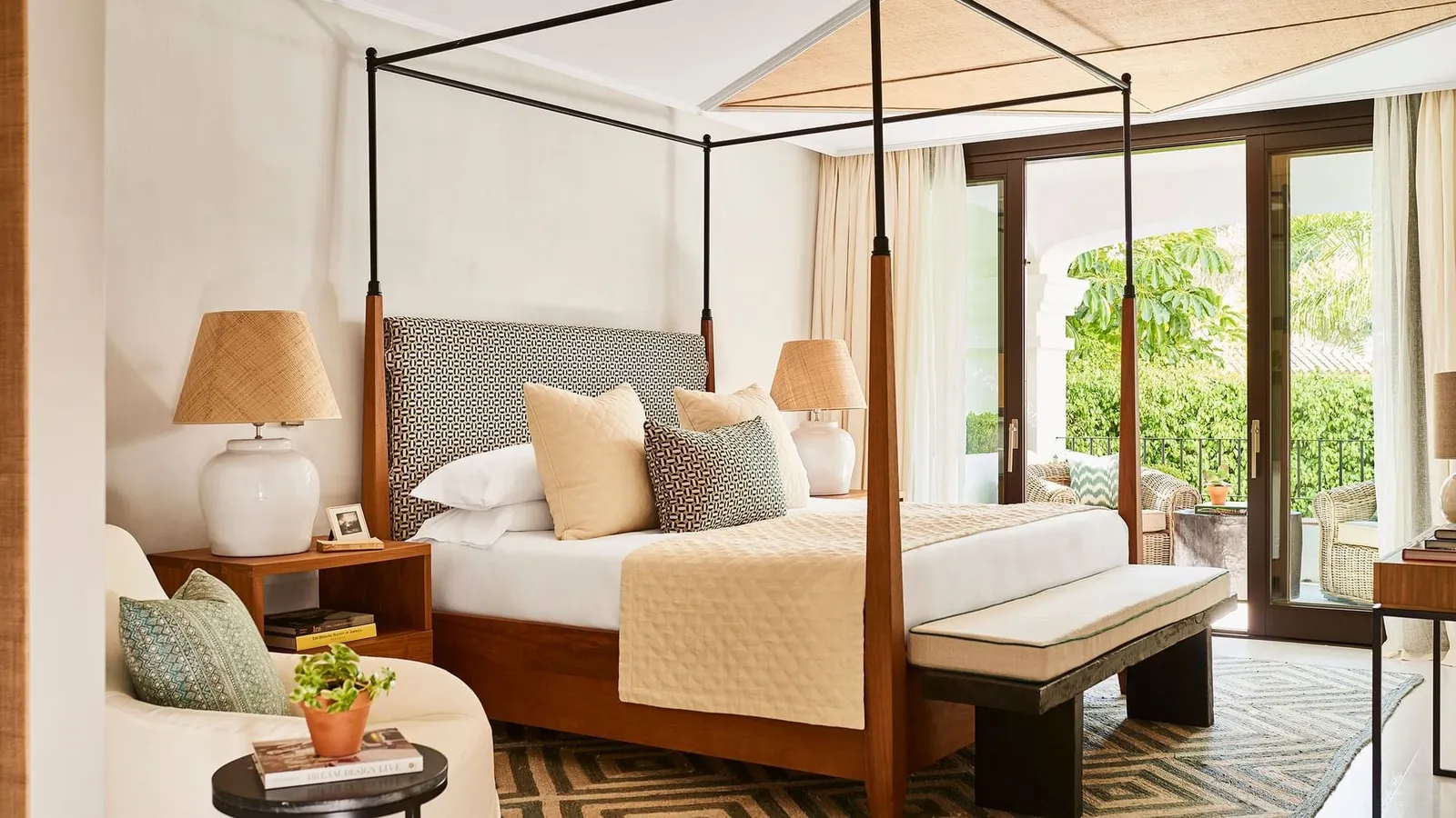 Four-poster bed in the Santa Margarita Suite