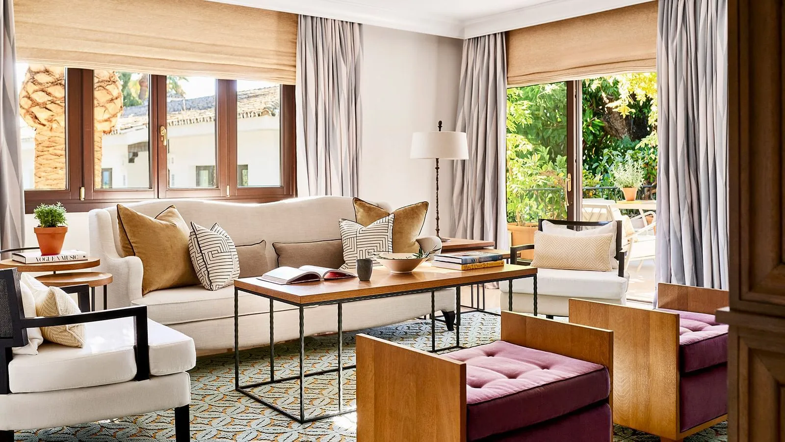 Conde Rudi sitting room and windows