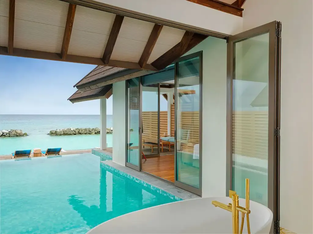 The pool beside the suite’s glass wall.